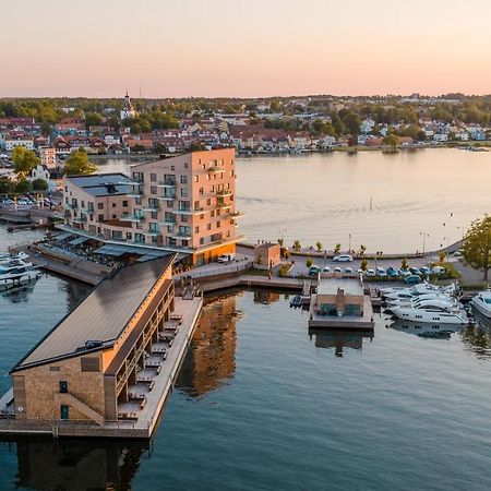 Slottsholmen Hotell Och Restaurang Västervik Buitenkant foto