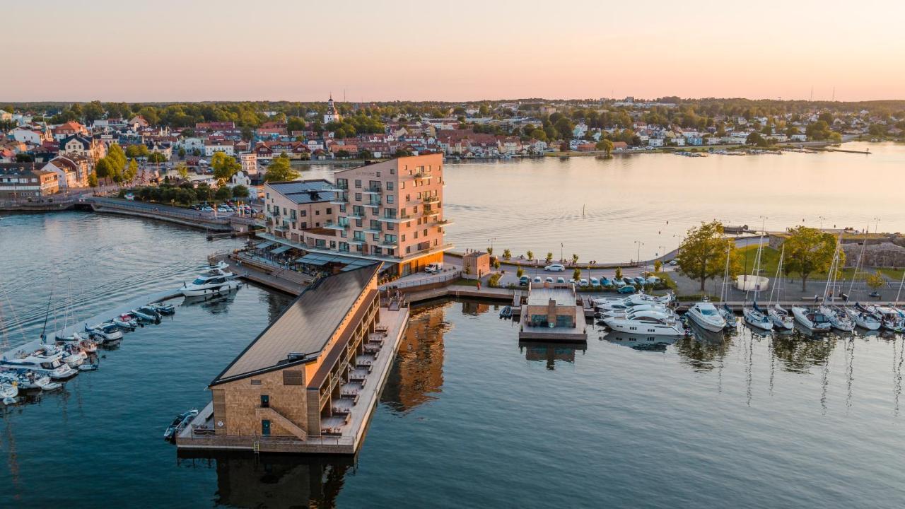 Slottsholmen Hotell Och Restaurang Västervik Buitenkant foto