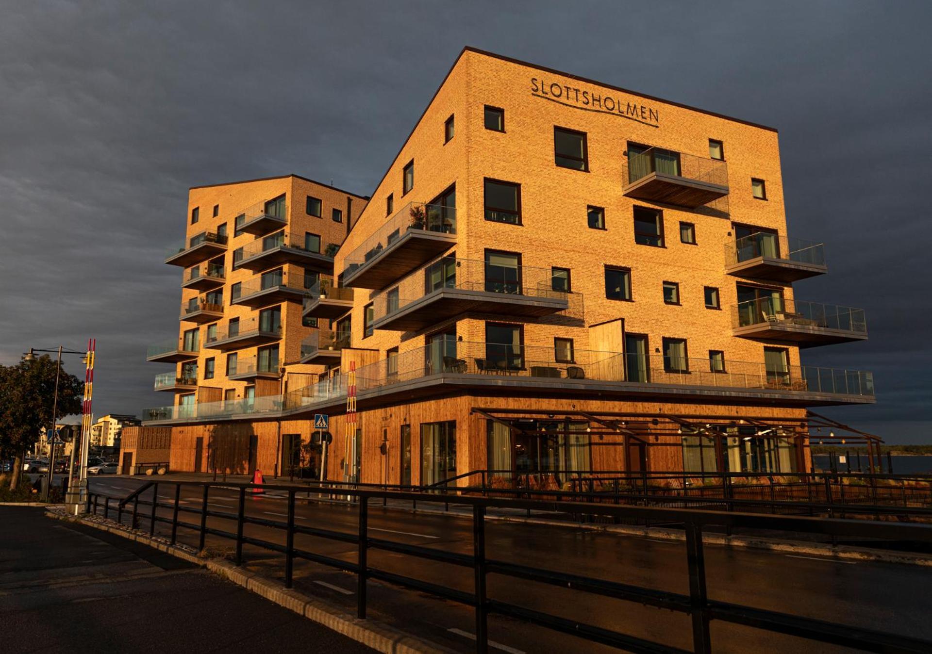 Slottsholmen Hotell Och Restaurang Västervik Buitenkant foto