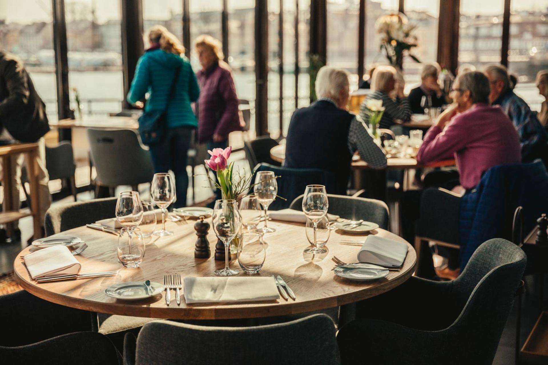Slottsholmen Hotell Och Restaurang Västervik Buitenkant foto