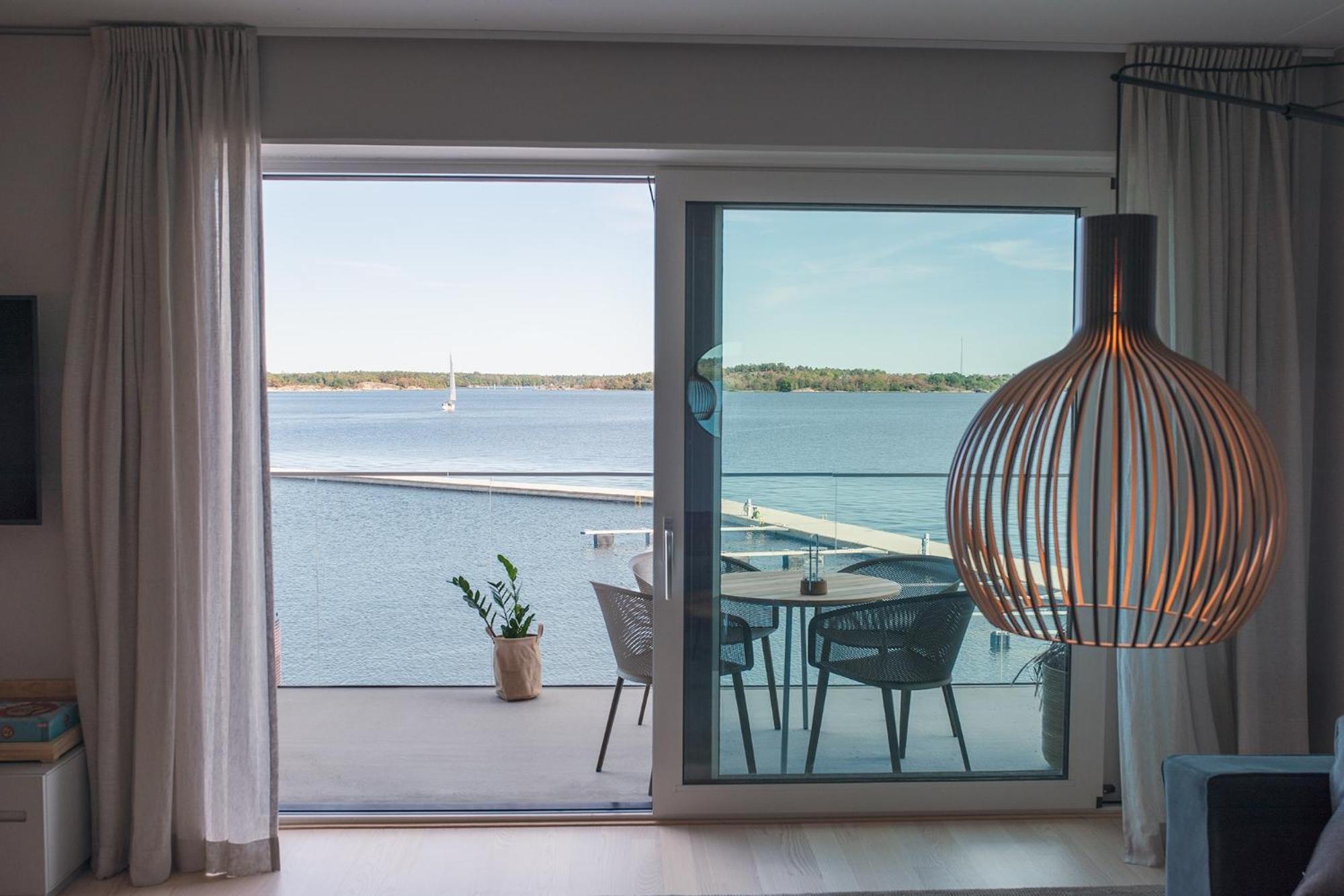 Slottsholmen Hotell Och Restaurang Västervik Buitenkant foto