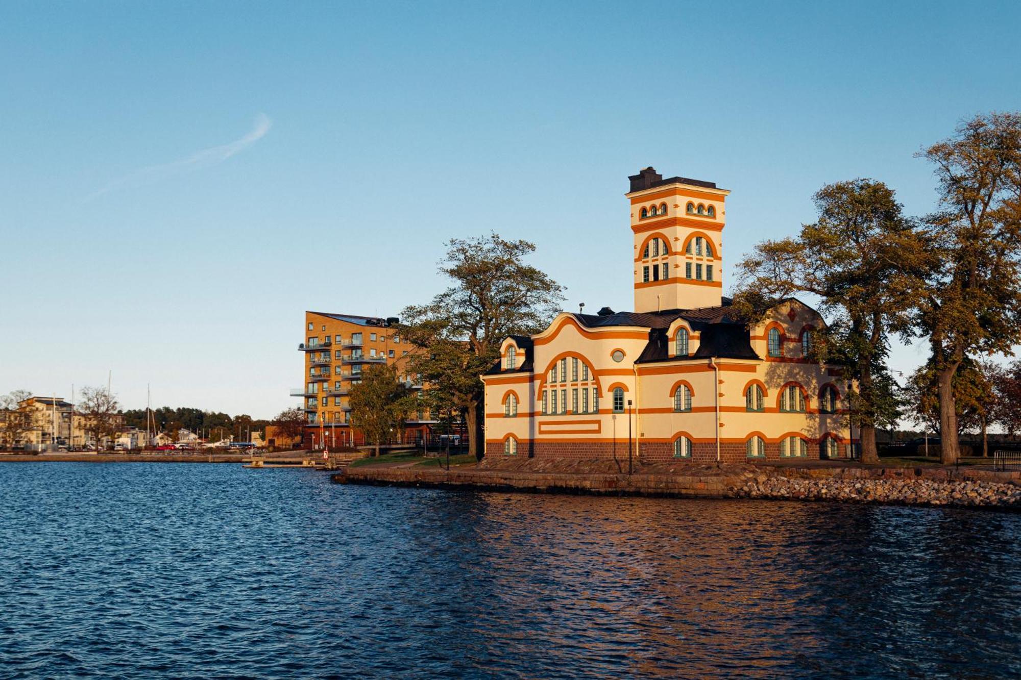 Slottsholmen Hotell Och Restaurang Västervik Buitenkant foto